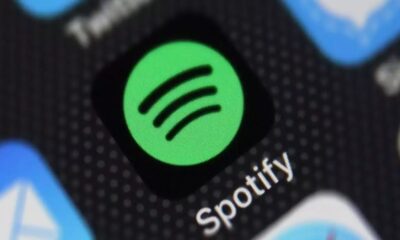 Your Favorite Spotify Podcasts Now Allow You to Leave Comments